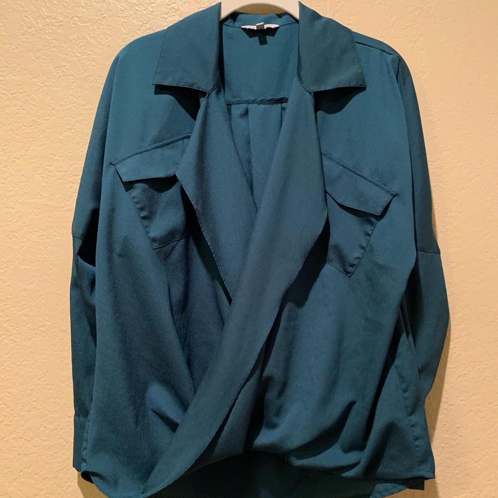 Women’s long sleeve dressy top